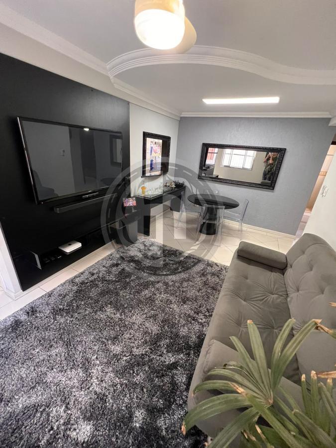 Apartamento à venda com 4 quartos, 205m² - Foto 2