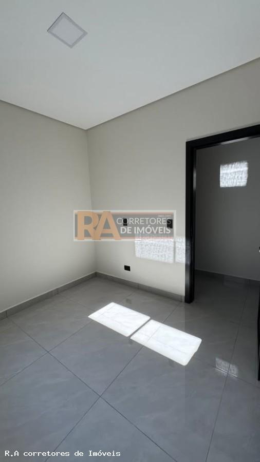 Casa à venda com 2 quartos, 150m² - Foto 6