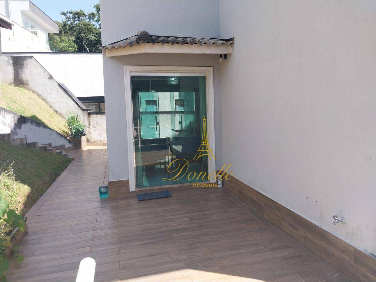 Sobrado à venda e aluguel com 3 quartos, 300m² - Foto 2