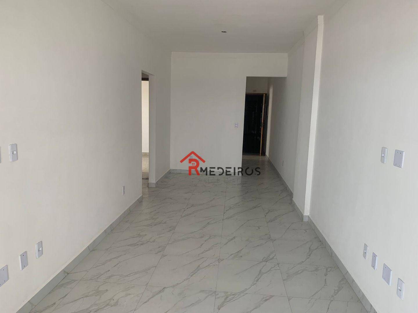 Apartamento à venda com 2 quartos, 83m² - Foto 3