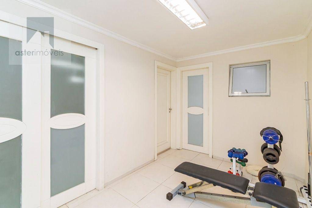 Casa para alugar com 4 quartos, 285m² - Foto 59