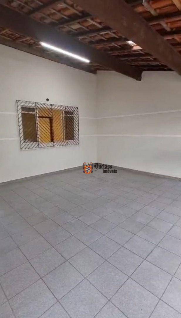 Sobrado à venda com 4 quartos, 200m² - Foto 1