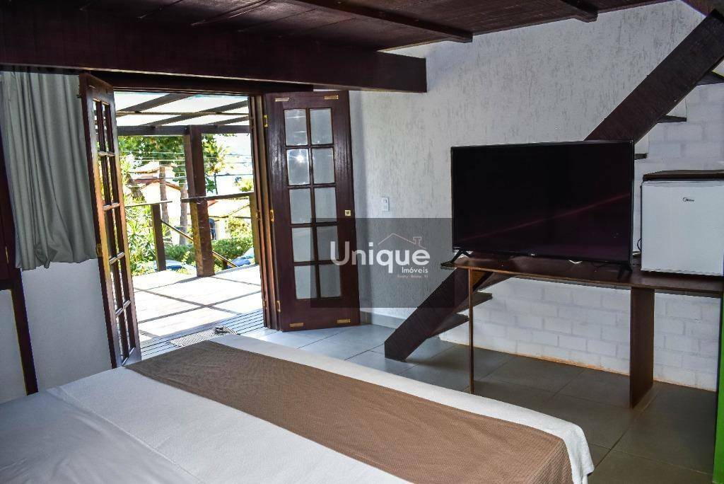 Casa à venda com 7 quartos, 680m² - Foto 31