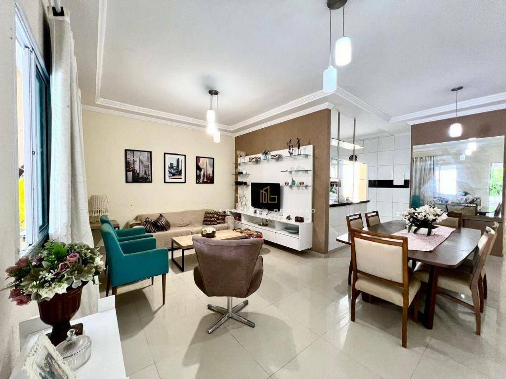 Casa à venda com 3 quartos, 130m² - Foto 1