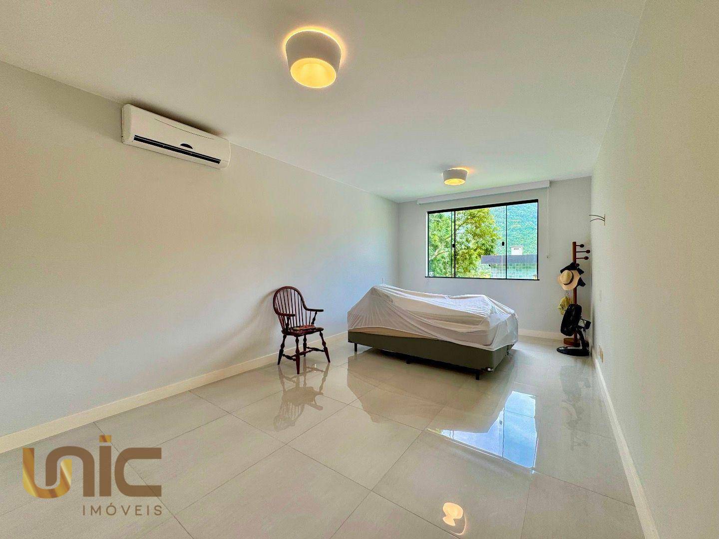 Casa de Condomínio à venda com 6 quartos, 360m² - Foto 41