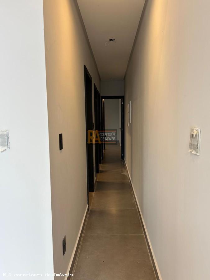 Casa à venda com 3 quartos, 180m² - Foto 10