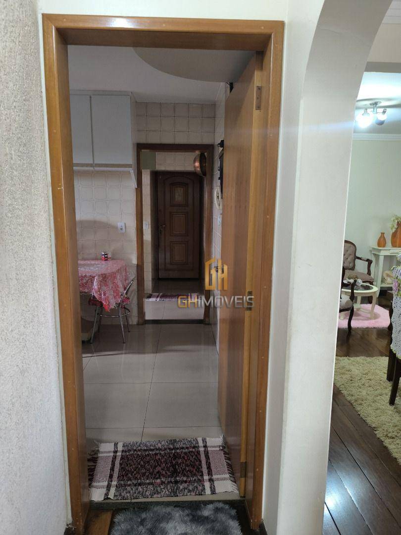 Apartamento à venda com 3 quartos, 227m² - Foto 14