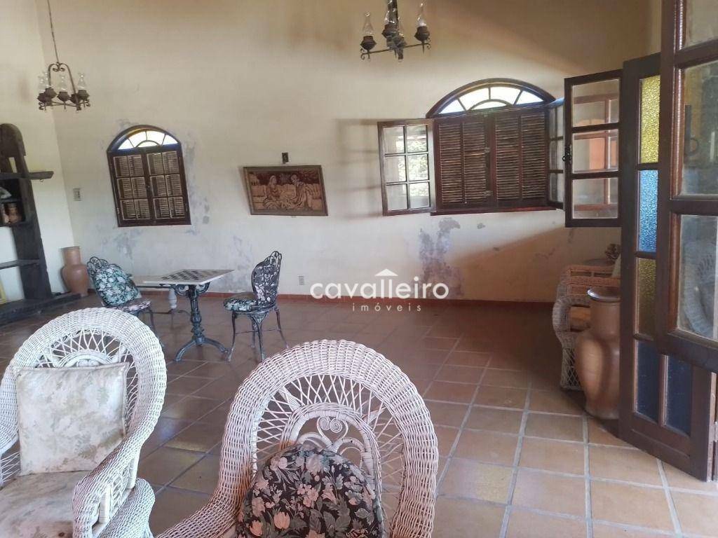 Casa à venda com 6 quartos, 196m² - Foto 27