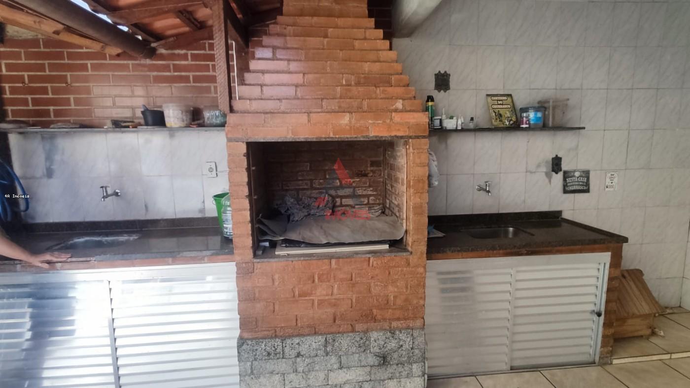 Casa à venda com 5 quartos, 300m² - Foto 4