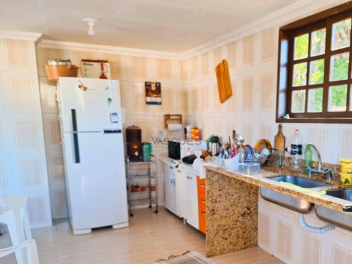 Casa à venda com 3 quartos, 80m² - Foto 7