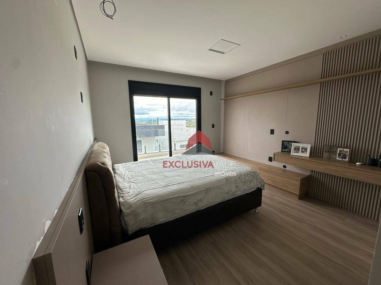 Casa de Condomínio à venda com 4 quartos, 283m² - Foto 6