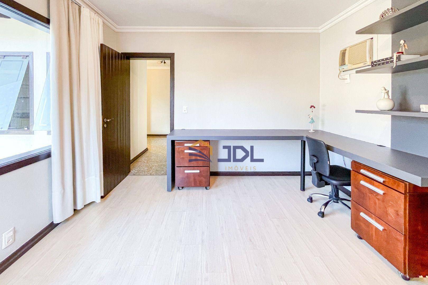 Casa à venda com 3 quartos, 312m² - Foto 12