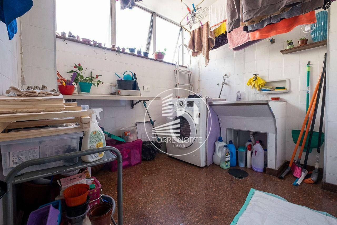 Apartamento à venda com 3 quartos, 142m² - Foto 2