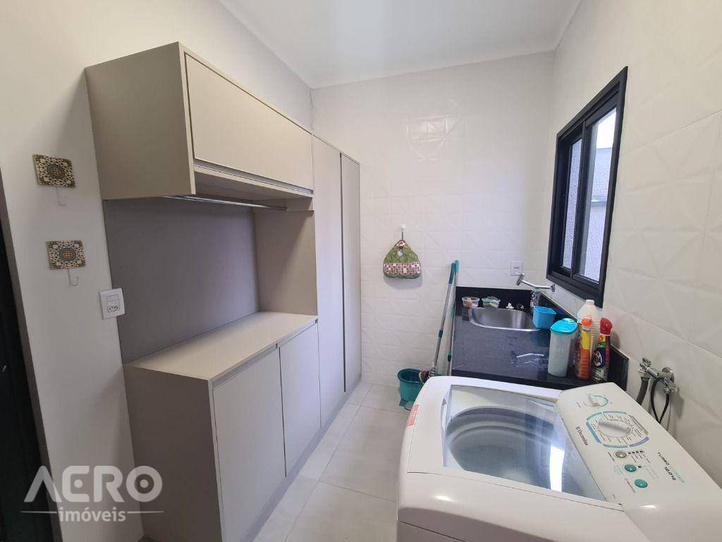 Casa à venda com 3 quartos, 210m² - Foto 8