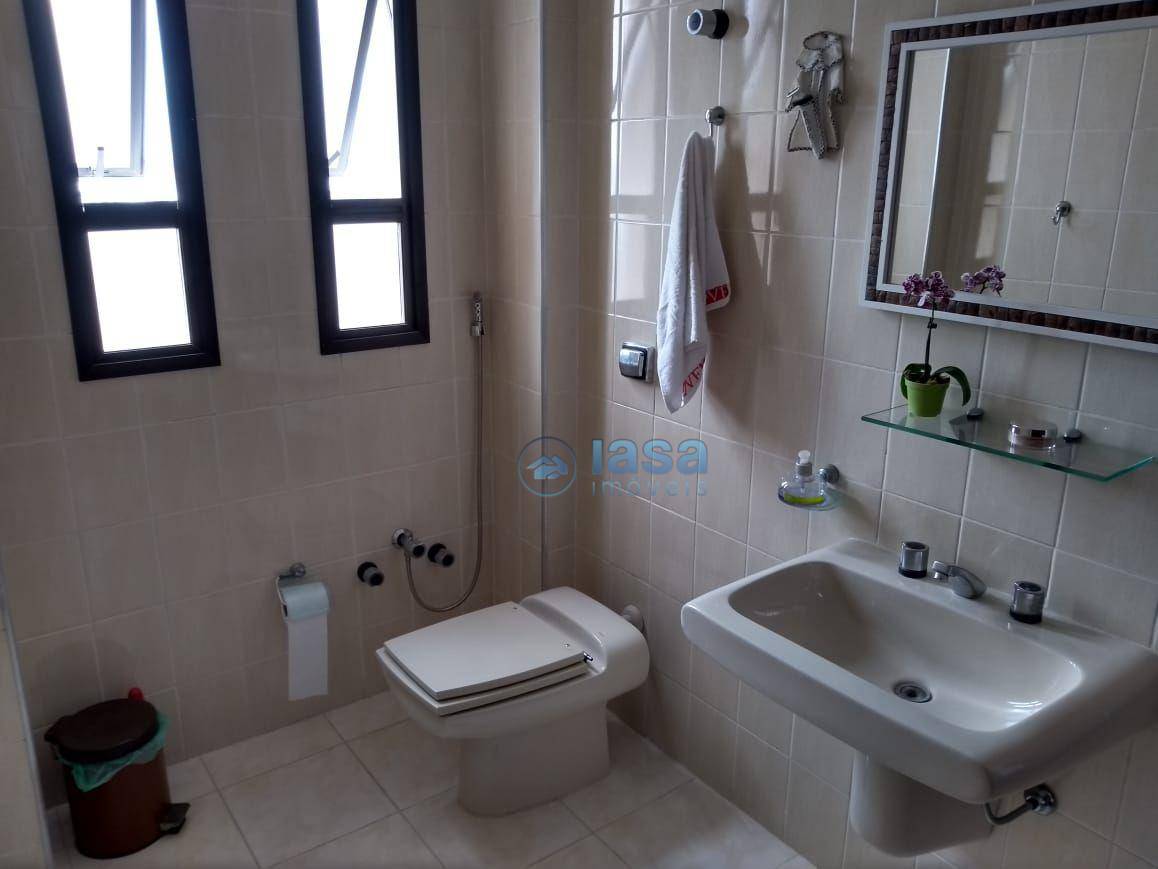 Apartamento à venda com 3 quartos, 140m² - Foto 22