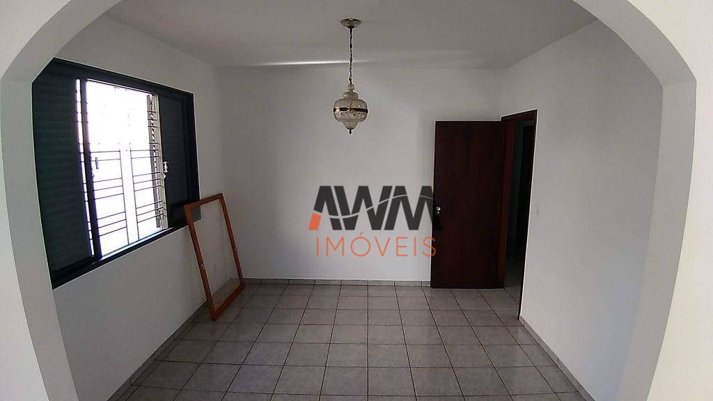 Casa à venda com 4 quartos, 290m² - Foto 3