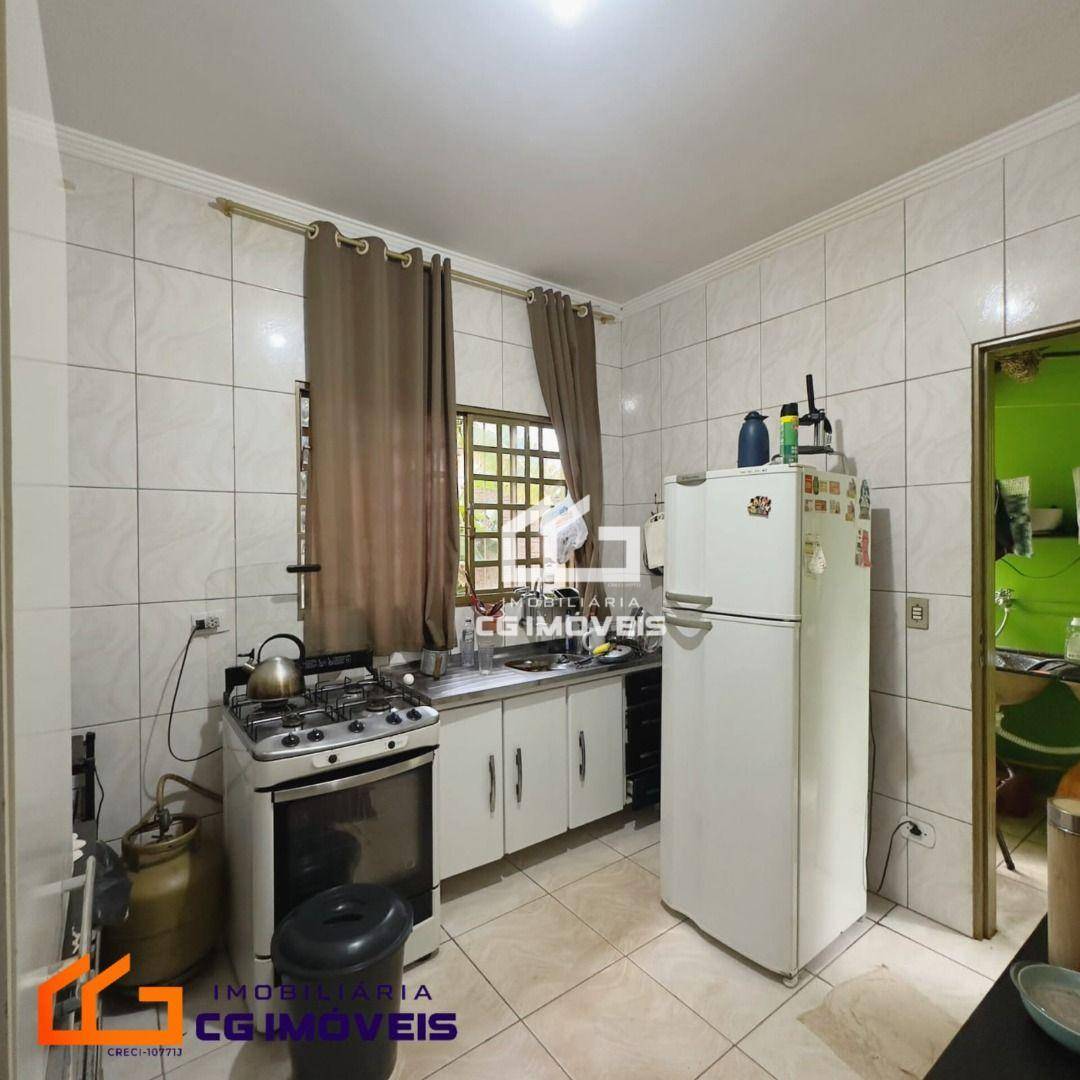 Casa à venda com 2 quartos, 90m² - Foto 4