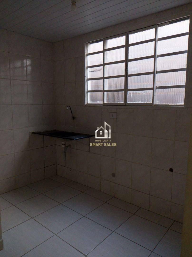 Casa à venda com 8 quartos, 350m² - Foto 3