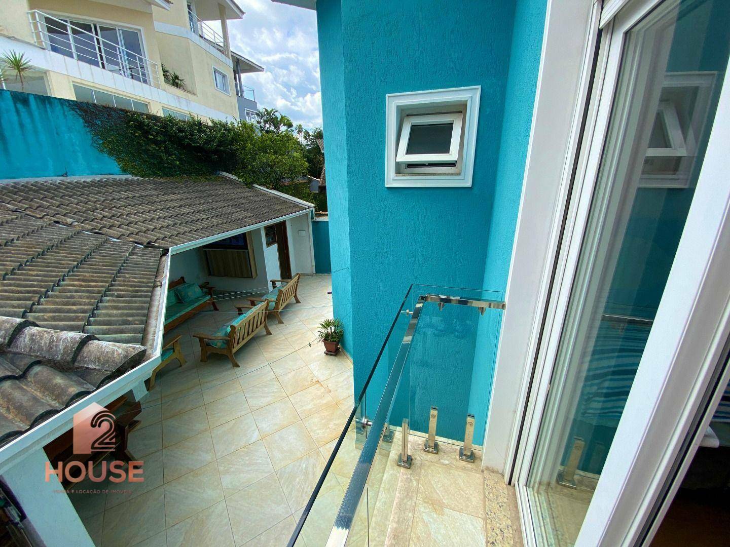 Casa de Condomínio para alugar com 4 quartos, 300m² - Foto 32