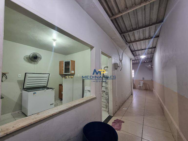 Casa à venda com 2 quartos, 270m² - Foto 17