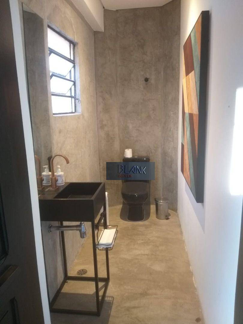 Casa para alugar com 2 quartos, 200m² - Foto 14