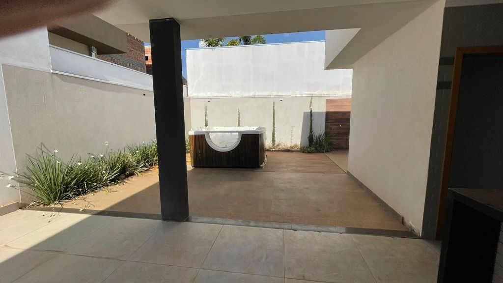 Casa de Condomínio à venda com 3 quartos, 200m² - Foto 3