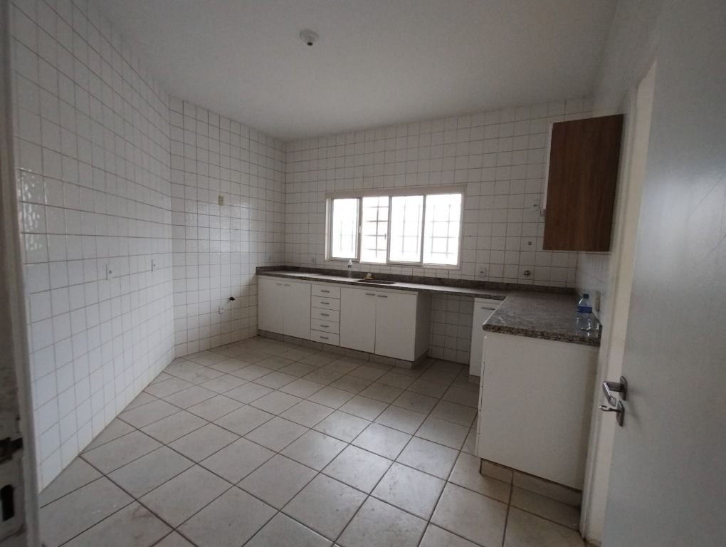 Casa à venda com 3 quartos, 250m² - Foto 24