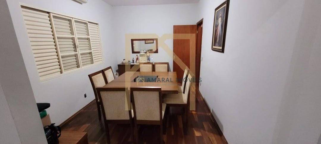 Casa à venda com 2 quartos, 160m² - Foto 6