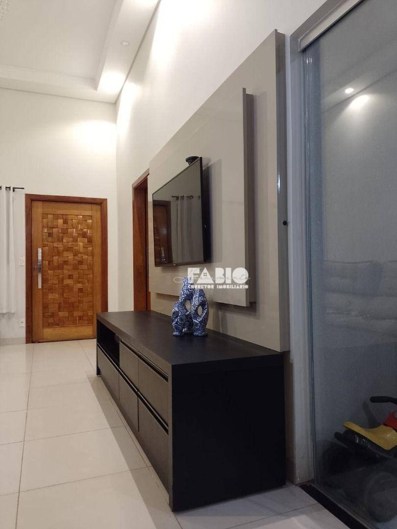 Casa à venda com 2 quartos, 140m² - Foto 4