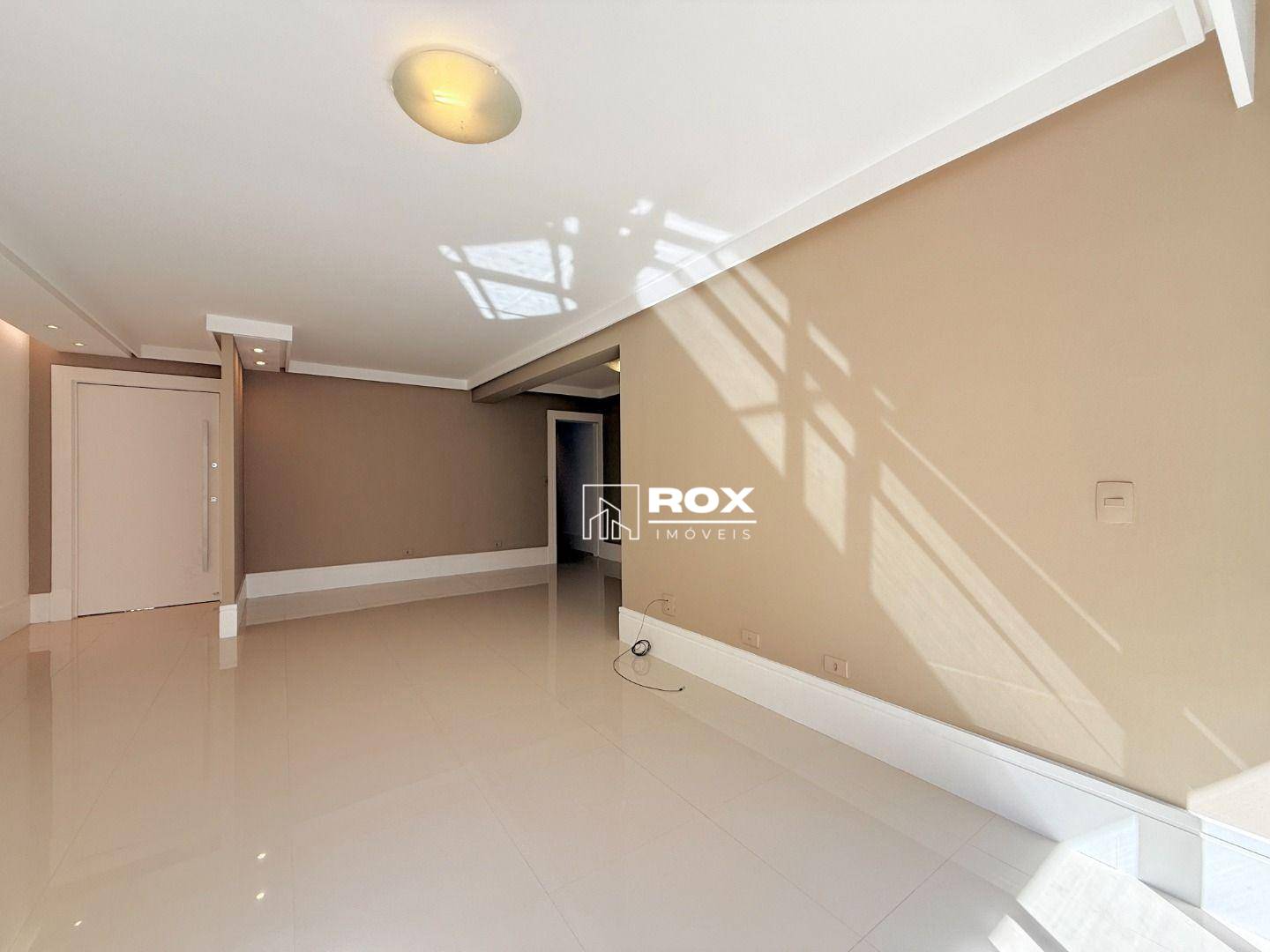 Apartamento para alugar com 3 quartos, 217m² - Foto 7