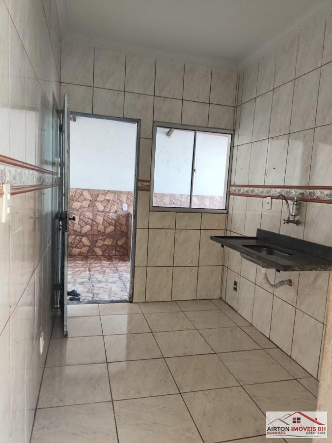 Casa à venda com 2 quartos, 120m² - Foto 13