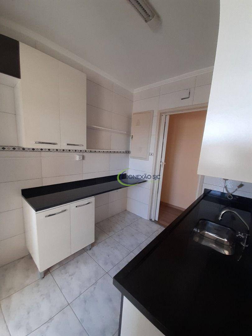 Apartamento à venda com 2 quartos, 76m² - Foto 11