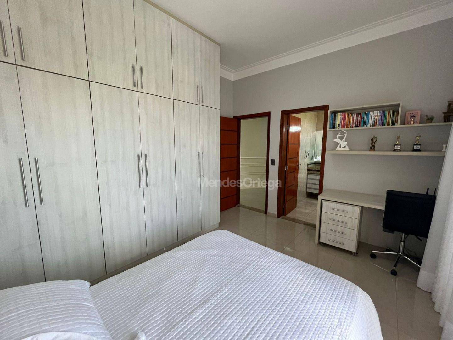 Casa de Condomínio à venda com 3 quartos, 302m² - Foto 18