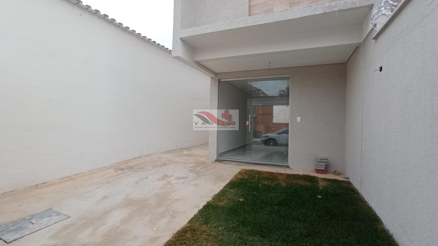 Casa à venda com 2 quartos, 48m² - Foto 4