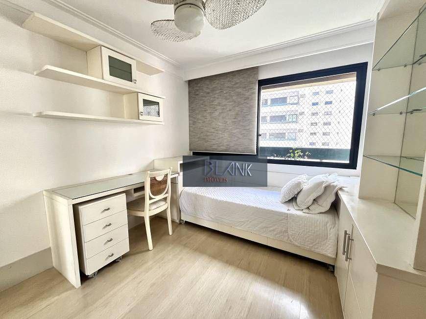 Apartamento para alugar com 4 quartos, 147m² - Foto 16