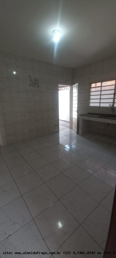 Casa para alugar com 2 quartos, 120m² - Foto 5