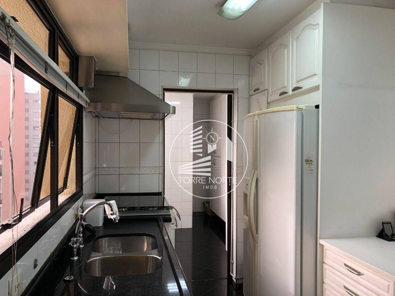 Apartamento à venda com 3 quartos, 139m² - Foto 19