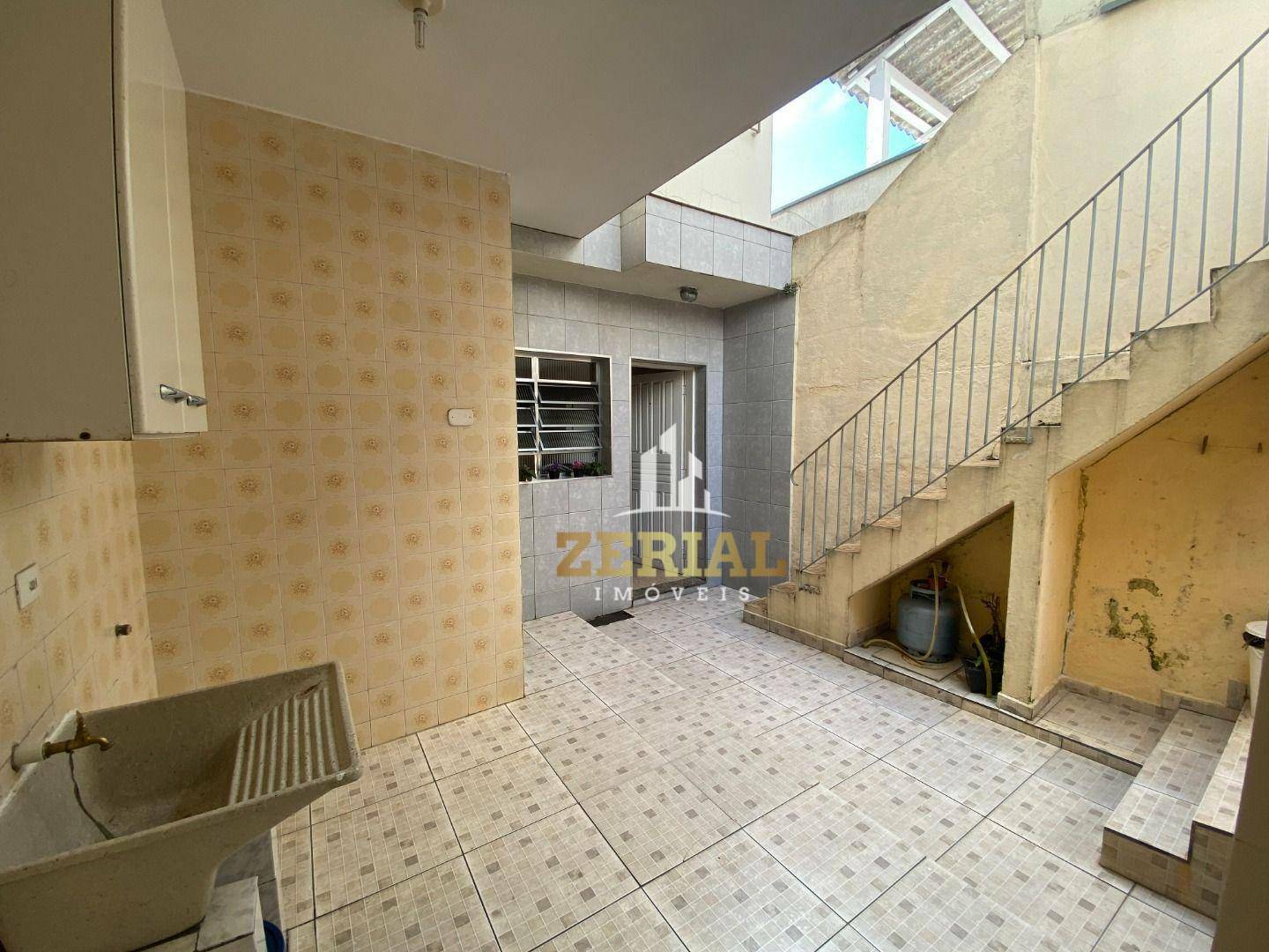 Sobrado à venda com 4 quartos, 165m² - Foto 1