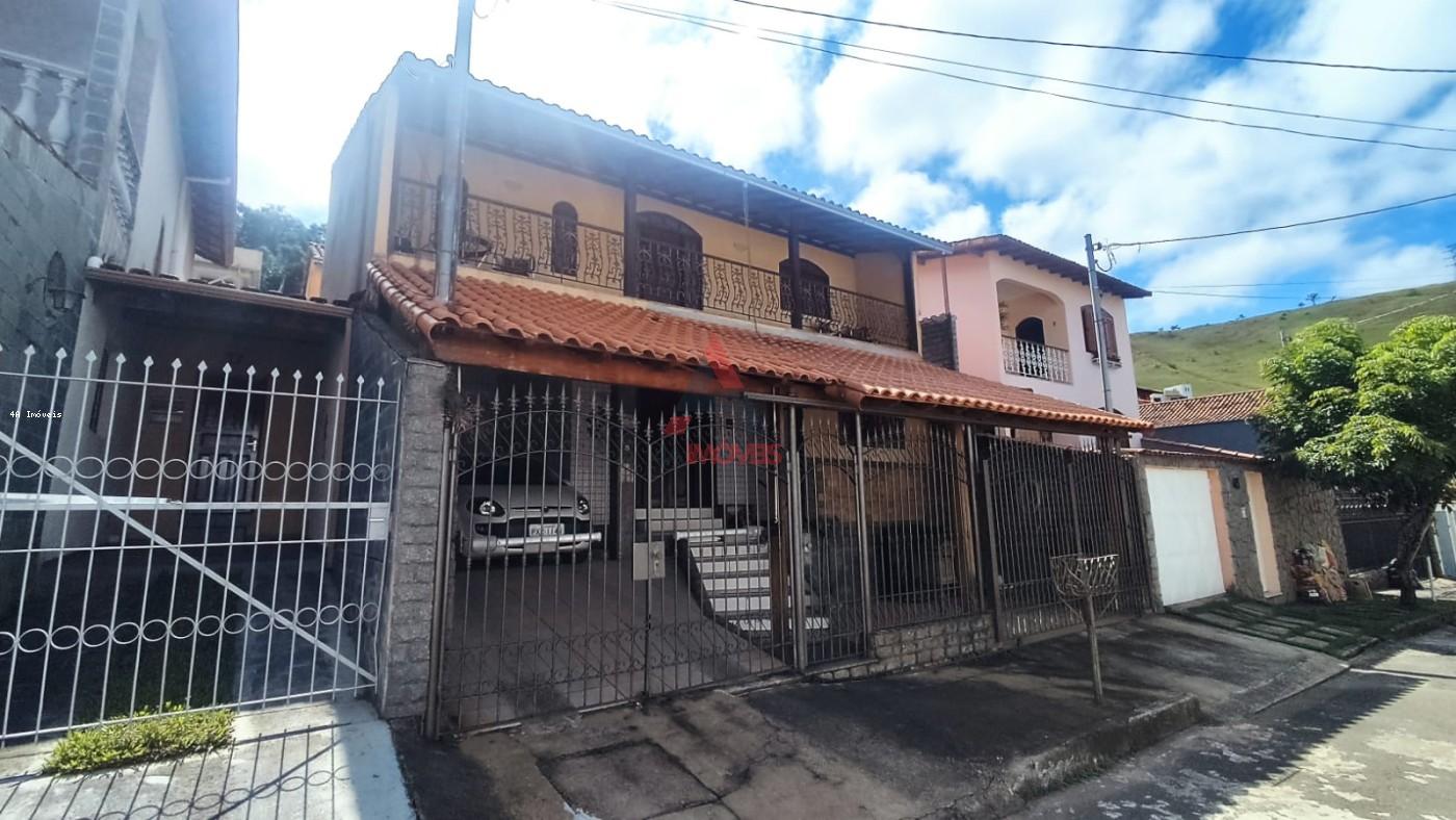 Casa à venda com 5 quartos, 300m² - Foto 1