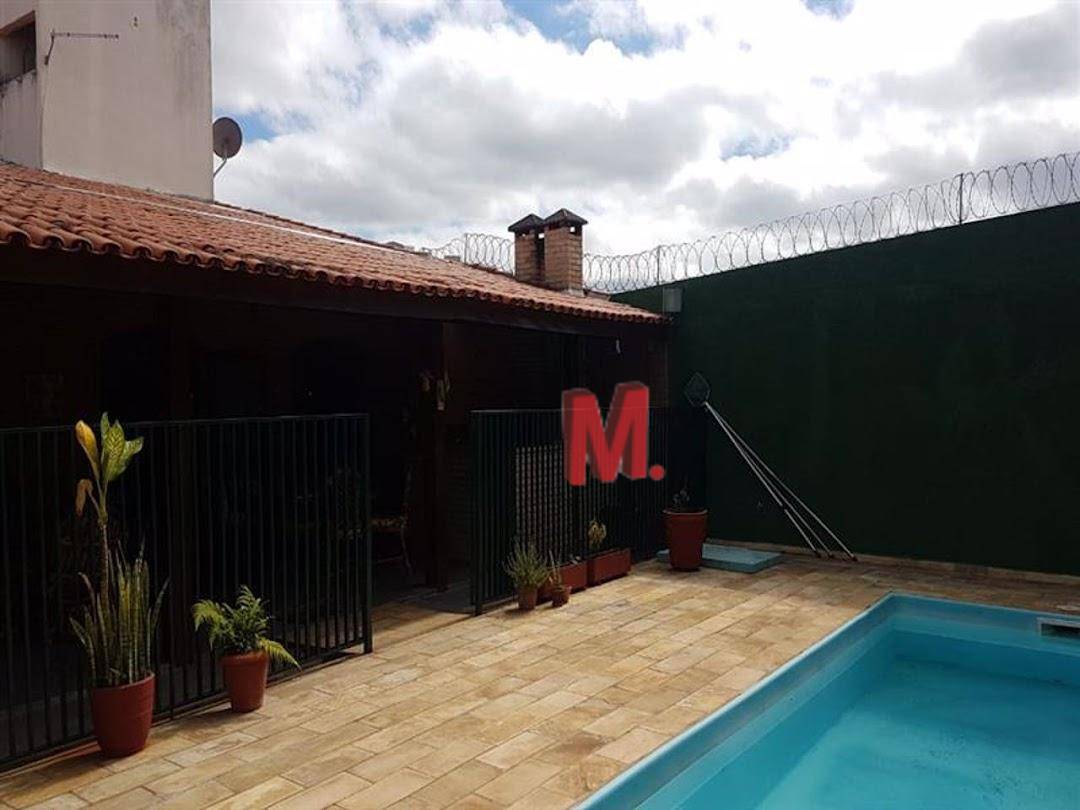 Casa à venda com 4 quartos, 350m² - Foto 10