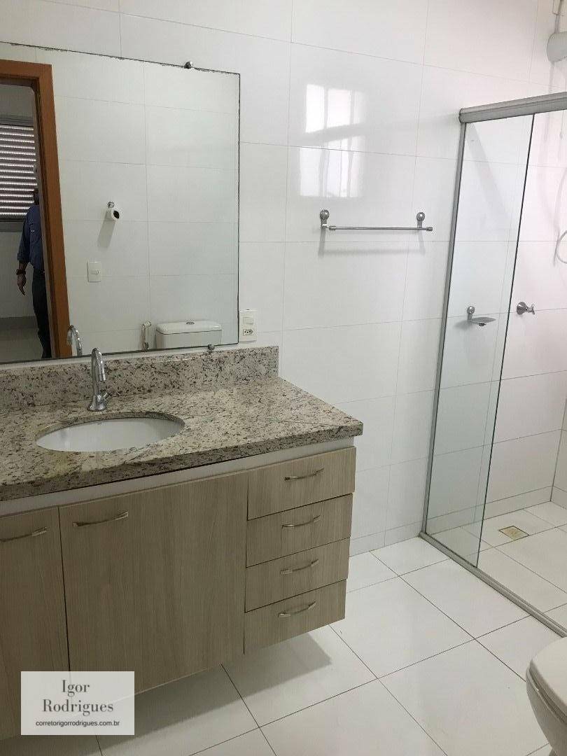 Apartamento à venda com 3 quartos, 136m² - Foto 2