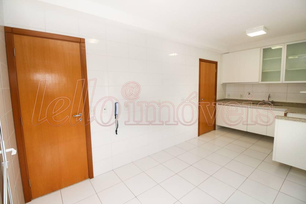 Apartamento para alugar com 3 quartos, 145m² - Foto 35