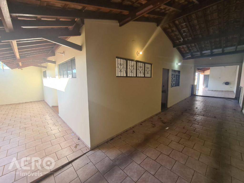 Casa à venda com 3 quartos, 182m² - Foto 24