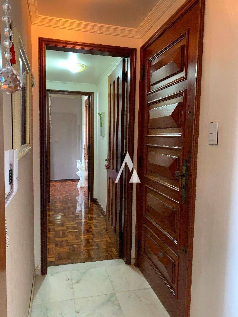 Apartamento à venda com 2 quartos, 60m² - Foto 4