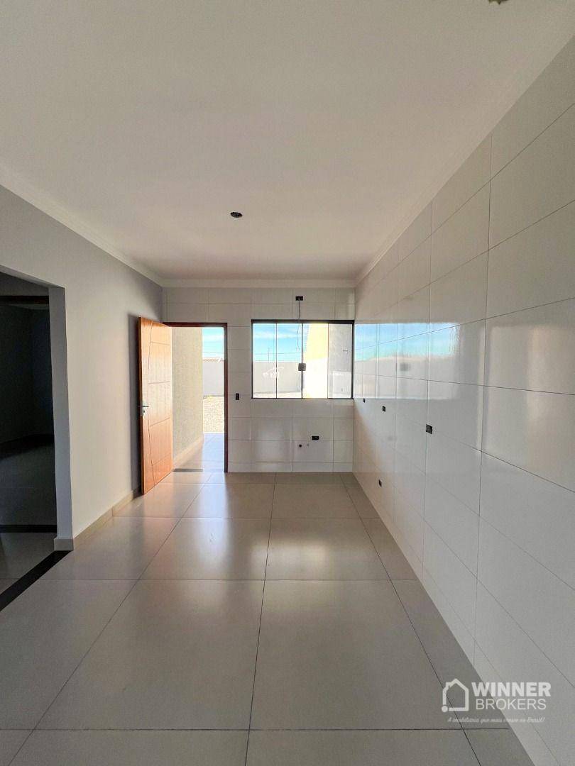 Casa à venda com 2 quartos, 70m² - Foto 2