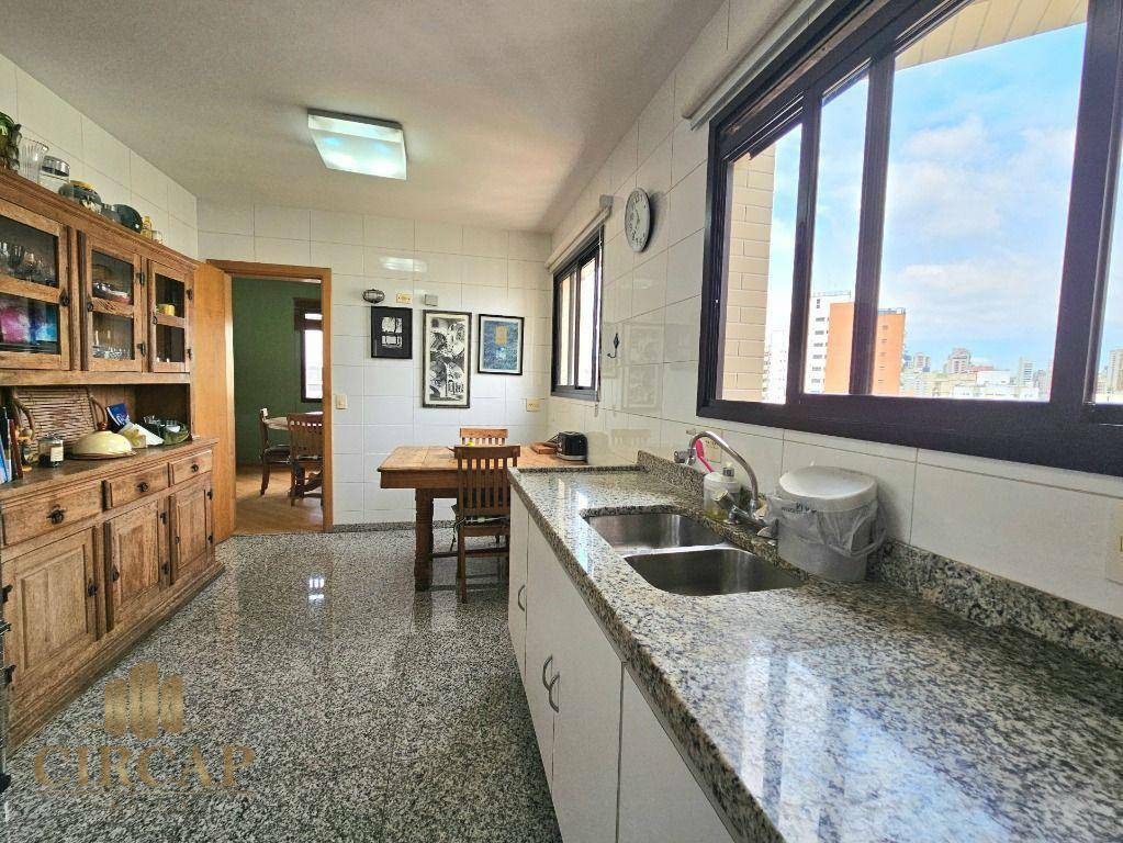 Apartamento para alugar com 3 quartos, 173m² - Foto 7