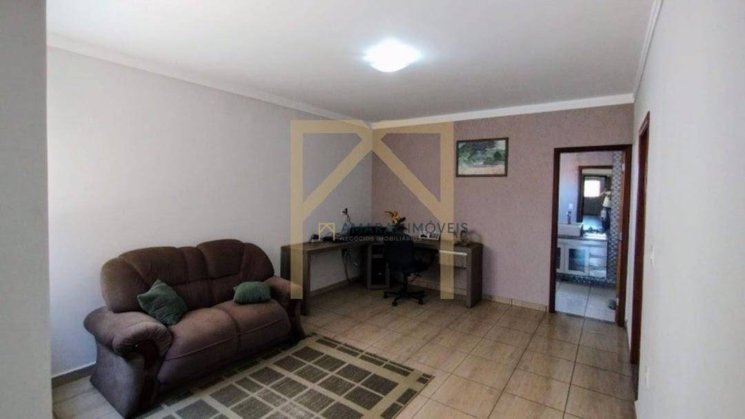 Casa à venda com 3 quartos, 308m² - Foto 13