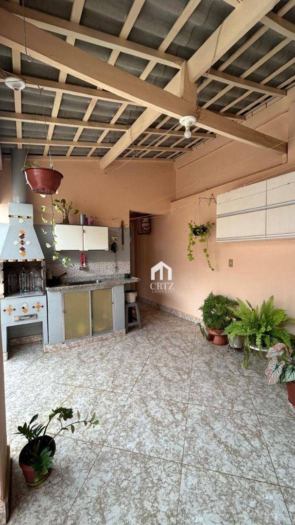 Casa, 3 quartos, 179 m² - Foto 1