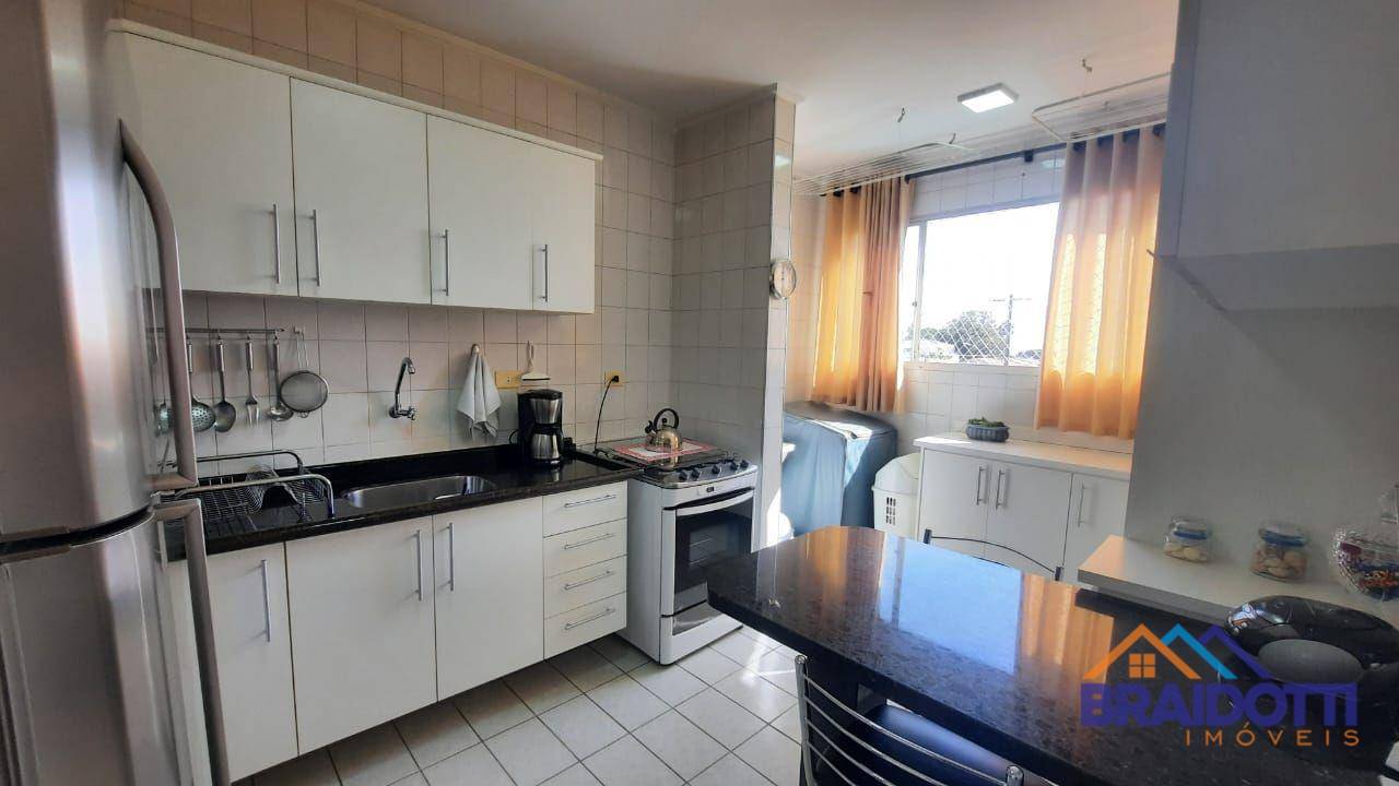 Apartamento à venda com 2 quartos, 69m² - Foto 1