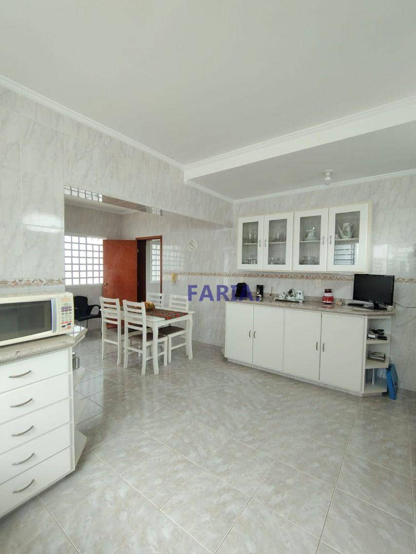 Casa, 3 quartos, 269 m² - Foto 5
